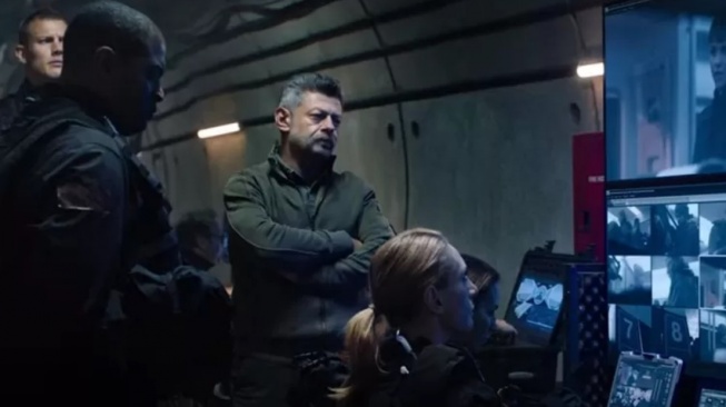 Film SAS: Red Notice yang dibintangi Ruby Rose, Sam Hueghan, dan Andy Serkis akan tayang Jumat (9/1/2026) malam ini pukul 21.00 WIB di Trans TV. [YouTube]