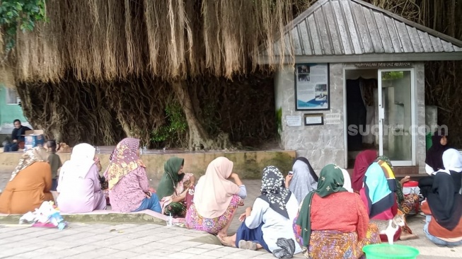 Makam Loang Baloq di Nusa Tenggara Barat jadi tempat ziarah warga [Suara.com/Buniamin]