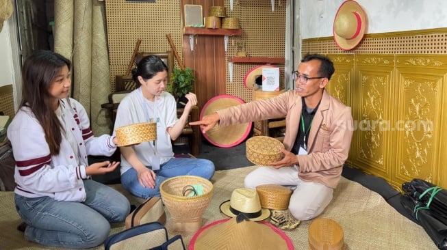 LSPR Bawa Anyaman Bambu Buniayu Tangerang Go Internasional