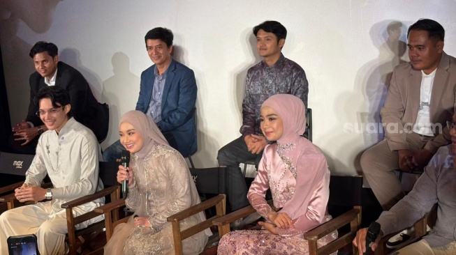 Konferensi pers film Bidadari Surga di kawasan MH. Thamrin, Jakarta Pusat pada Jumat, 9 Januari 2025. [Suara.com/Tiara Rosana]