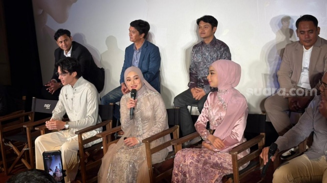 Konferensi pers film Bidadari Surga di kawasan MH. Thamrin, Jakarta Pusat pada Jumat, 9 Januari 2025. [Suara.com/Tiara Rosana]