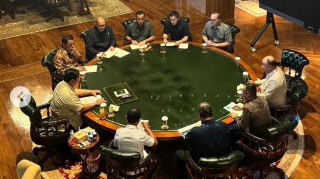 4 Poin Utama Rapat Terbatas Prabowo di Hambalang: Dari Industri Tekstil hingga Chip Masa Depan