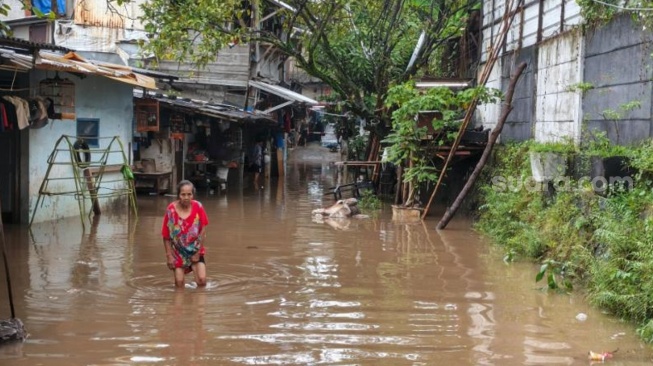 Kisah Warga Cilandak Timur Hadapi Banjir di Balik Tanggul Anyar