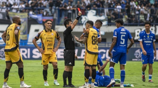 Mauricio Souza Kecewa Bruno Tubarao Kena Kartu Merah: Attitude Tidak Dewasa