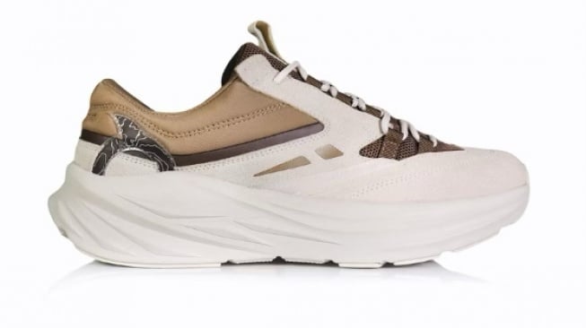 Sepatu Jalan Lokal untuk Usia 45 Tahun ke Atas Kaki Lebar (Shopee)