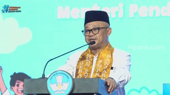 Menteri Abdul Muti Resmi Menghapus Sanksi Sebagai Efek Jera di Sekolah