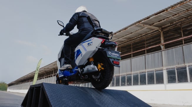 Sepeda listrik Stereer 5 Lit yang mengandalkan sistem dua baterai. (Foto: Ofero)