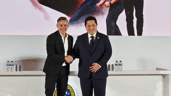 PSSI resmi memperkenalkan John Herdman sebagai pelatih kepala Timnas Indonesia pada Senin (13/1/2026) pagi.