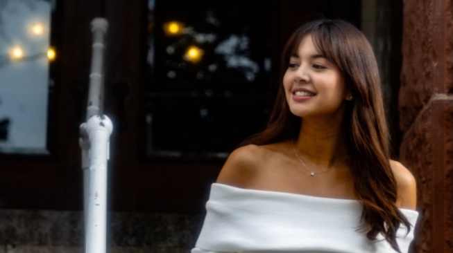 Link Download Gratis Ebook PDF Buku Broken Strings, Memoar Pilu Karya Aurelie Moeremans