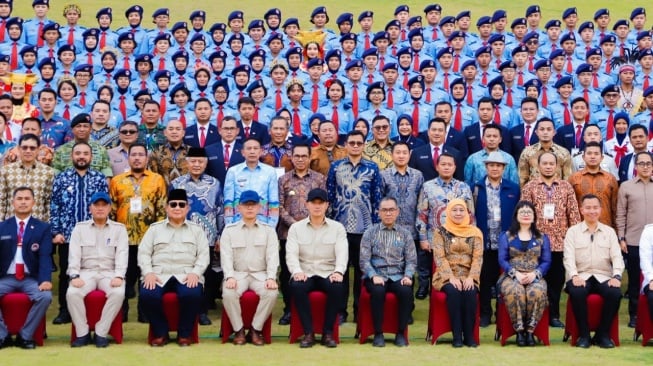 Presiden Republik Indonesia Prabowo Subianto mengatakan, pendidikan dan kesehatan adalah instrumen pembangun, kesejahteraan, demokrasi, pendidikan dan menghilangkan kemiskinan (Dok: Pemprov Jatim)