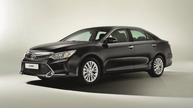 Irit, Murah tapi Berkelas: Harga Toyota Camry Hybrid 2013 Kini Terjangkau, Brio Minggir Dulu