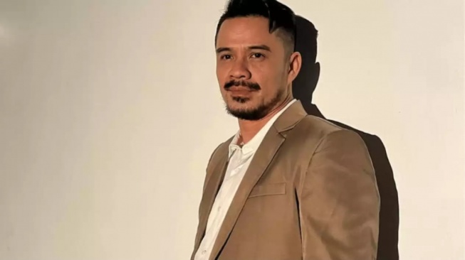 Ternyata Ini Alasan Roby Tremonti Klarifikasi saat Memoar Broken Strings Aurelie Moeremans Viral