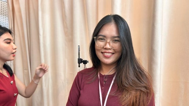 Rizky, host live di acara TikTok Shoy by Tokopedia Fashion Playground, Pondok Indah Mall 3, Jakarta, Sabtu (10/1/2026). (Suara.com/Dini Afrianti Efendi)