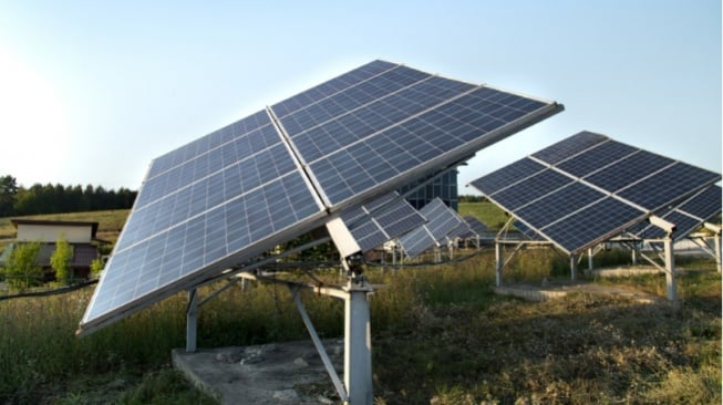 Rincian Lengkap Biaya Pemasangan Panel Surya PLTS Atap 1300 Watt, Listrik Jadi Hemat!