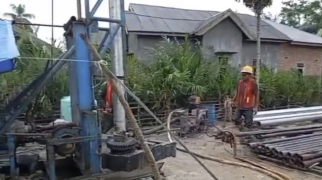 Sumur Bor Kementerian PU sudah bisa dimanfaatkan warga pascabencana di Aceh. [Pu.go.id]