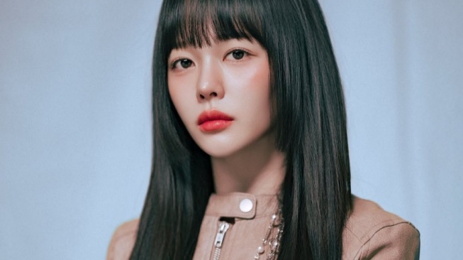 4 Ide Daily Outfit ala Jung Ji So, Tampil Sat Set dan Modis Sehari-hari!