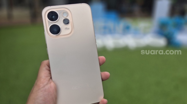Oppo Reno 15 series, Jakarta, Kamis (15/1/2026). [Suara.com/Dythia]