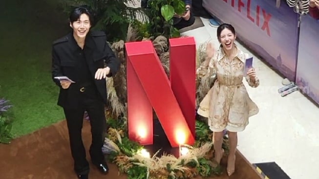 Intip Momen Kim Seon-ho dan Go Youn-jung Bertemu Fans di Jakarta lewat Can This Love Be Translated