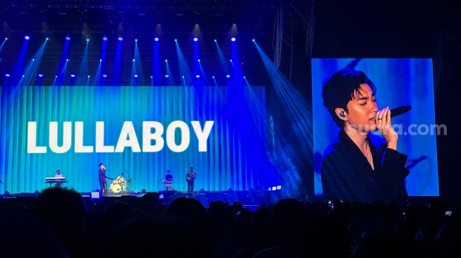 Lullaboy di konser HUG K-Pop Concert Jakarta yang digelar di NICE PIK 2 pada Sabtu, 17 Januari 2026. [Suara.com/Sumarni]