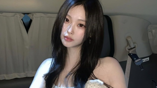 4 OOTD Monokrom Stylish ala Choi Hee Jin untuk Segala Kesempatan