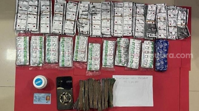 Berkedok Toko Plastik, Polisi Bongkar Peredaran Ribuan Obat Berbahaya Ilegal di Jagakarsa