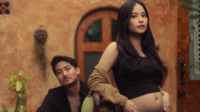 Sempat Disembunyikan, Ini Potret Baby Bump Hanggini yang Siap Jadi Ibu!