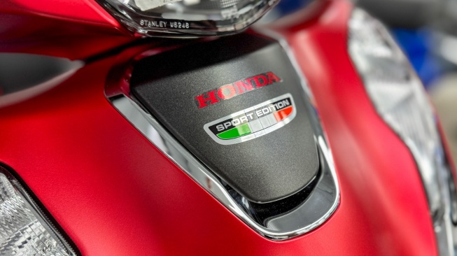 Semewah Vespa Senyaman PCX? Intip Pesona Motor Matic Sport Edition 2026 dari Honda Buatan Italia