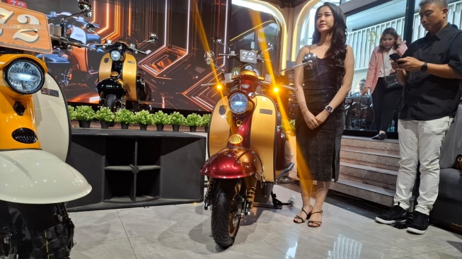 Skutik bergaya retro Royal Alloy JPS 245 resmi meluncur di Indonesia. (Foto: SUARA.COM/Manuel Jeghesta)