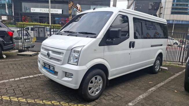 DFSK Beri Penjelasan Kasus Mobil Listrik Gelora E yang Terbakar di Tol JORR