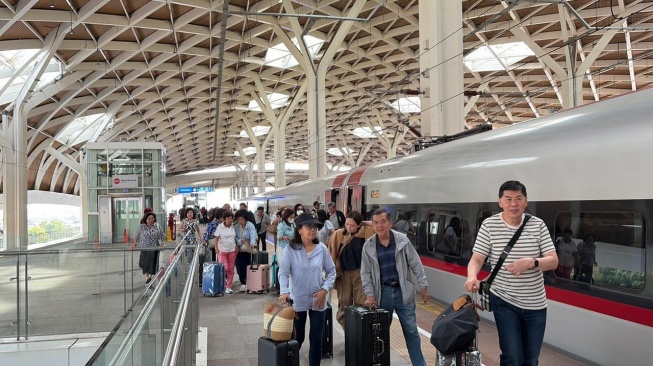 Tiket Whoosh Cuma Rp225 Ribu Lewat Promo 'January Best Deal', Cek Jadwalnya di Sini!