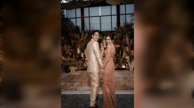 Gaya Busana Syifa Hadju dan El Rumi di Acara Lamaran yang 'Earthy' dan Berkelas (Dok. Bridestory)