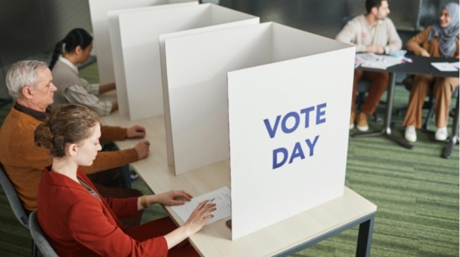 Pilkada Lewat DPRD: Ketika Efisiensi Berhadapan dengan Hak Pilih Rakyat