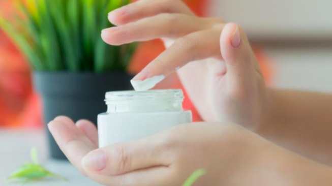 Pelembap Bisa Bikin Jerawatan? Kenali Bahaya Penggunaan Moisturizer Berlebihan