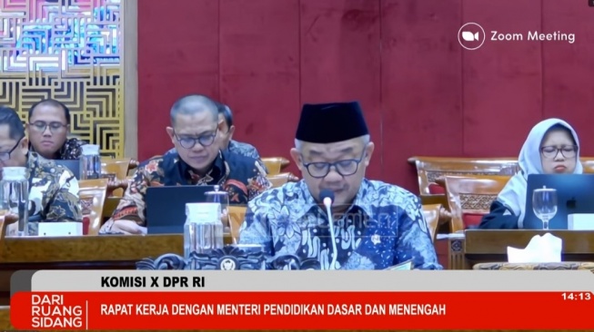 Mendikdasmen Abdul Mu'ti: Sekolah di Sumbar-Sumut Mulai Normal 100 persen, di Aceh Baru 95 persen