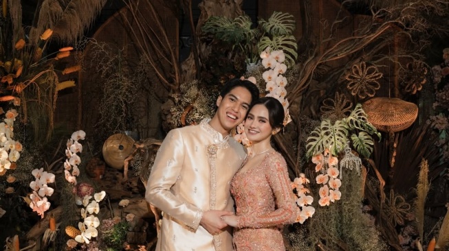 lamaran El Rumi dan Syifa Hadju (Instagram.com/elelrumi)