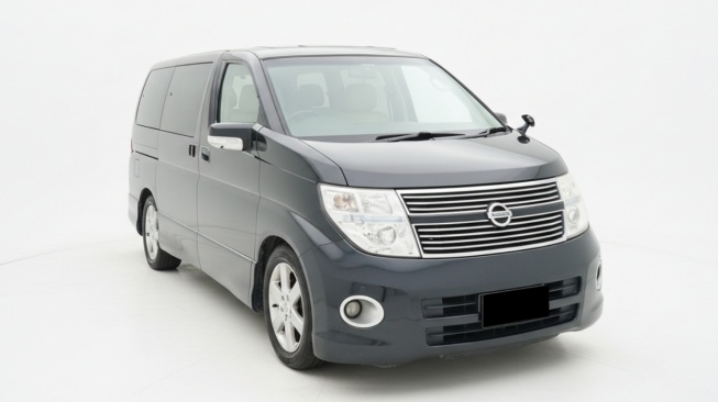 Nissan Elgrand (OLX)