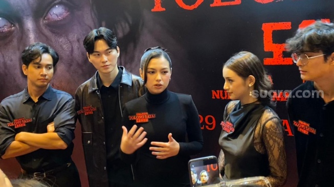 Gala premiere film Tolong Saya! Dowajuseyo di kawasan Kuningan, Jakarta Selatan pada Rabu, 21 Desember 2026. [Suara.com/Tiara Rosana]