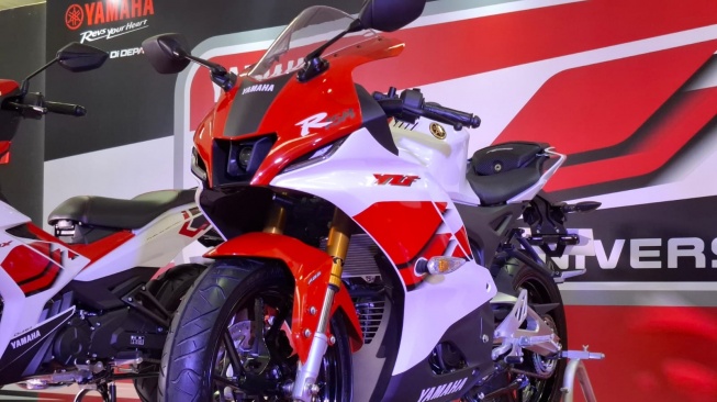 Jajaran Produk Yamaha dengan Livery Khusus Edisi 70 Tahun. (Foto: SUARA.COM/Manuel Jeghesta)