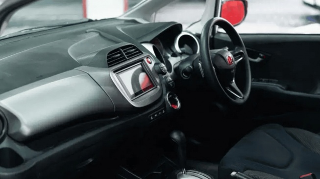 Honda Jazz GE8 (OLX)