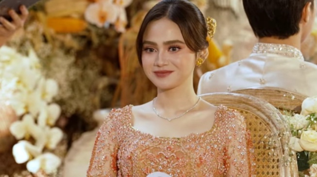 Harga Kalung Pertunangan Syifa Hadju Disorot, El Rumi Dinilai Totalitas