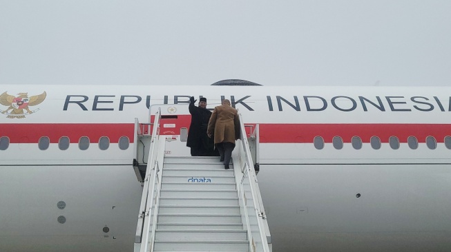 Tuntaskan Kunjungan di Swiss, Prabowo Lanjut Bertemu Macron di Paris