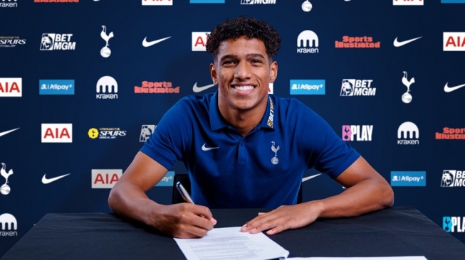 Punya Sejarah di Indonesia, Pemain Brasil Ini Resmi Direkrut Tottenham Hotspur