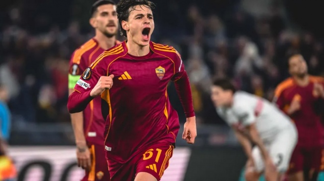 AS Roma Kalahkan Stuttgart 2-0, Niccolo Pisilli Jadi Pahlawan Kemenangan