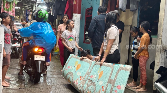 Anak-anak Indosalto saat bersiap akrobatik. (Suara.com/ Dinda Pramesti K)