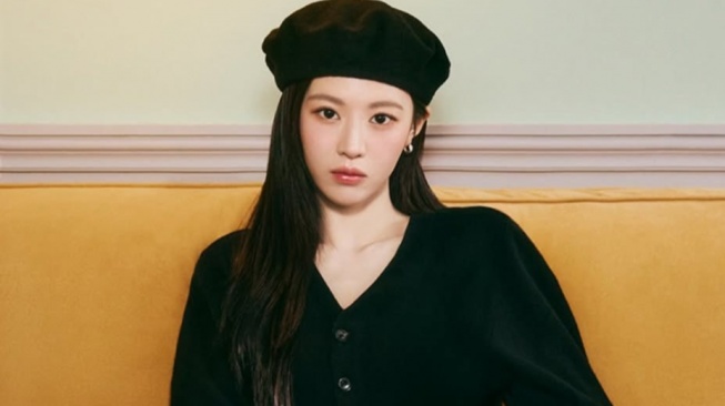 4 Padu Padan Daily OOTD ala Go Youn Jung, Gaya Simpel tapi Classy!