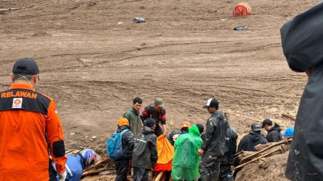 Korban Longsor Gunung Burangrang Bertambah jadi 10 Orang