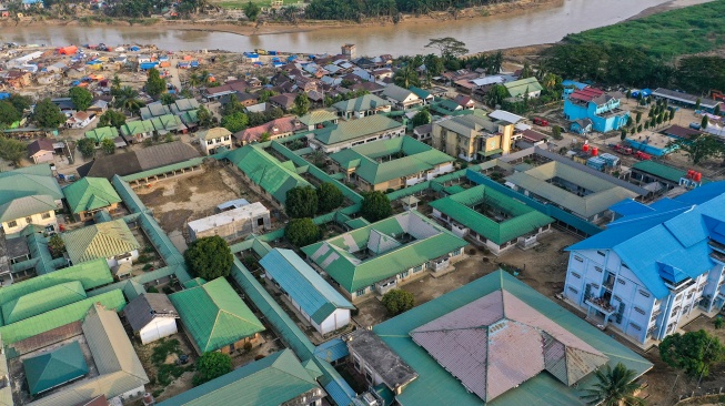 Foto udara kondisi Rumah Sakit Umum Daerah (RSUD) Aceh Tamiang pascabanjir di Aceh Tamiang, Aceh, Jumat (23/1/2026). [ANTARA FOTO/Nova Wahyudi/bar]