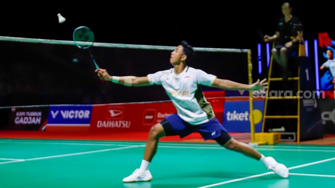 Alwi Farhan 'Geprek' Wakil Israel, Amankan Tiket Perempat Final Thailand Masters 2026