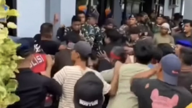 Oknum TNI AL Mabuk dan Aniaya Warga Talaud, Masyarakat Geram Hingga Kapal Rusak Parah