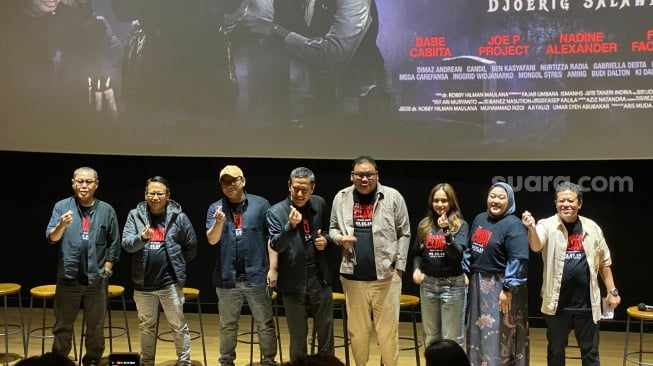 Pemain film Setannya Cuan dalam konferensi pers di kawasan Senayan, Jakarta Pusat pada Jumat, 23 Januari 2026. [Suara.com/